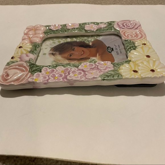 LaVie Accents Vintage Lavie Ceramic Photo Frame Painted Floral